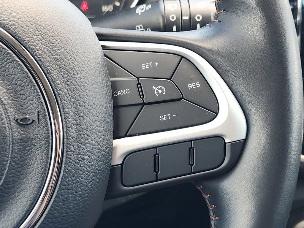 Used 2020 Jeep Compass Limited AWD/4WD image 21