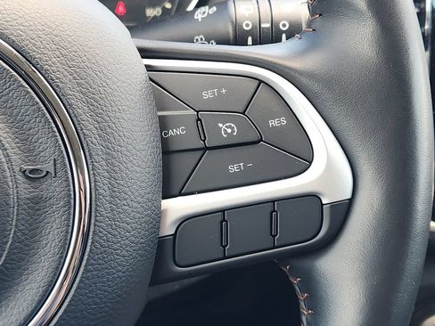 Used 2020 Jeep Compass Limited AWD/4WD image 21