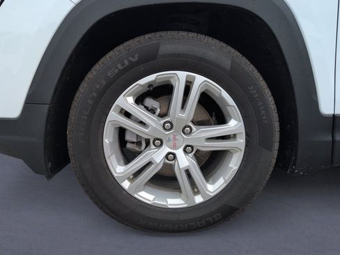 Used 2024 GMC Terrain SLE FWD image 29