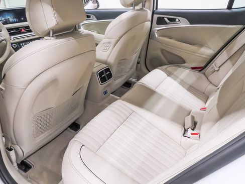 Certified 2026 Genesis G70 2.5T Prestige RWD image 11