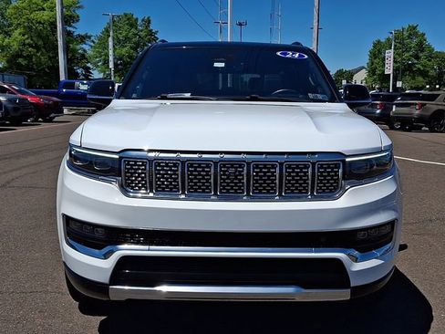 Used 2024 Jeep Grand Wagoneer L Series III AWD/4WD image 2
