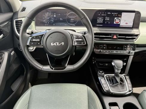 Used 2025 Kia Seltos SX w/ SX Sunroof Package AWD/4WD image 24