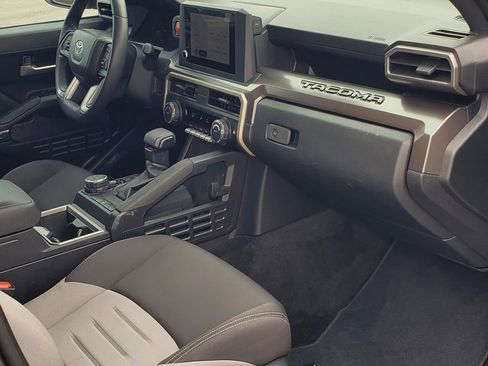 Used 2024 Toyota Tacoma TRD Off-Road AWD/4WD image 9
