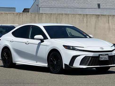 Certified 2025 Toyota Camry SE w/ Convenience Package AWD/4WD image 5