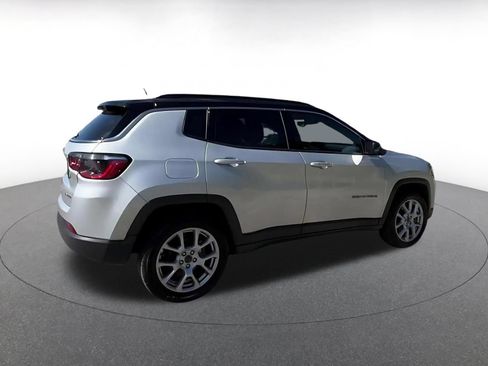Used 2025 Jeep Compass Limited AWD/4WD image 15