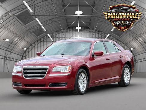 Used 2014 Chrysler 300 RWD image 6