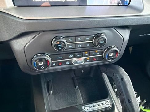 New 2026 Ford Bronco Outer Banks w/ Sasquatch Package AWD/4WD image 17