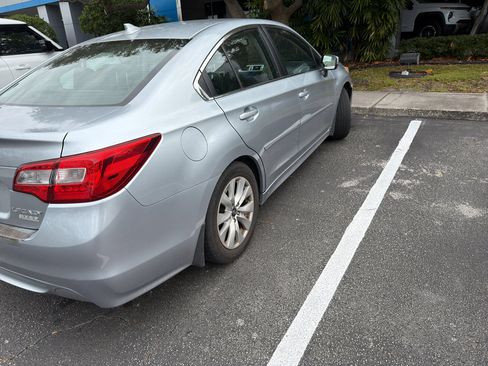 Used 2017 Subaru Legacy 2.5i Premium w/ Moonroof Package image 4