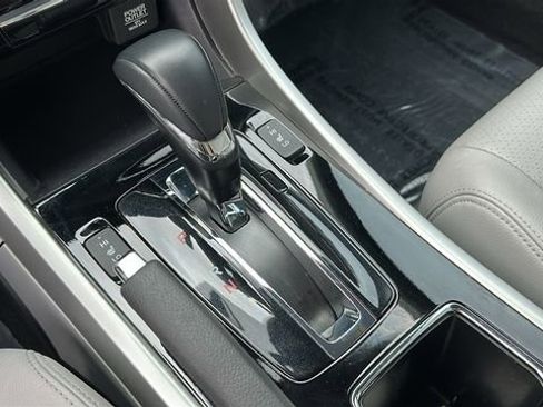 Used 2017 Honda Accord EX-L image 29