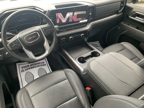 Used 2025 GMC Sierra 2500 SLT w/ SLT Premium Package AWD/4WD image 18