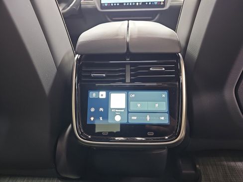Used 2024 Rivian R1T Adventure AWD/4WD image 28