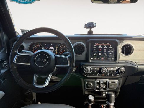 Used 2021 Jeep Gladiator Overland image 2
