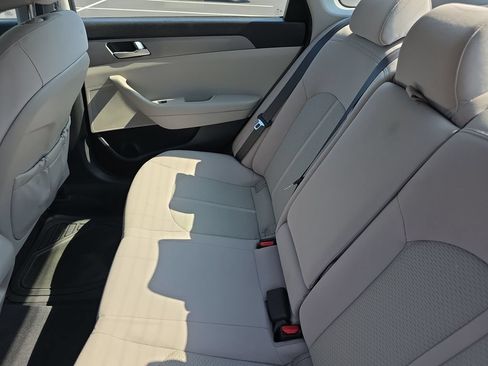 Used 2015 Hyundai Sonata SE FWD image 16