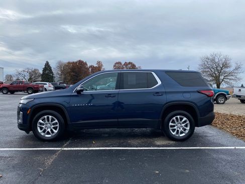 Used 2022 Chevrolet Traverse LS image 4