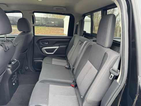 Used 2022 Nissan Titan SV w/ SV Convenience Package image 14