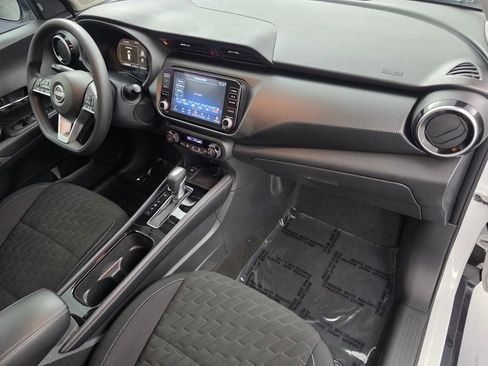 Used 2022 Nissan Kicks SV FWD image 27