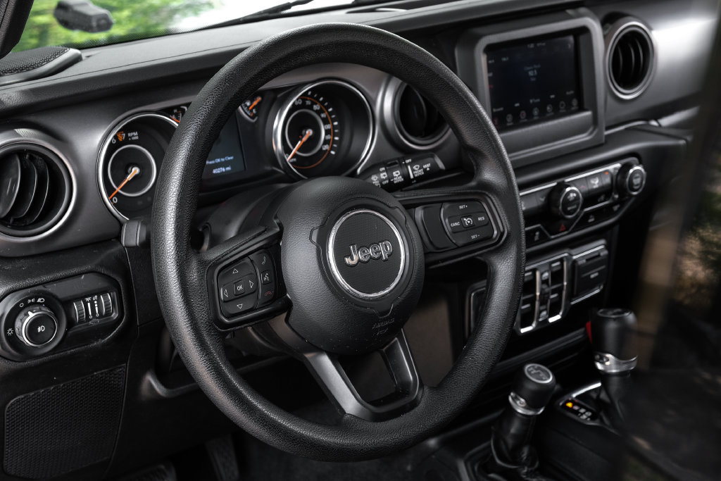 Used 2022 Jeep Wrangler Unlimited Sport AWD/4WD image 5