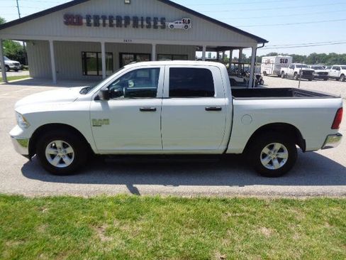 Used 2022 RAM 1500 Classic SLT w/ Electronics Group AWD/4WD image 2