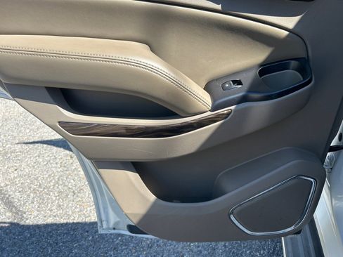 Used 2015 GMC Yukon SLT w/ Open Road Package image 13