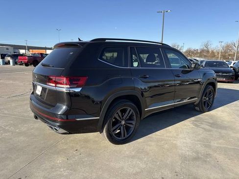 Used 2021 Volkswagen Atlas SE image 2