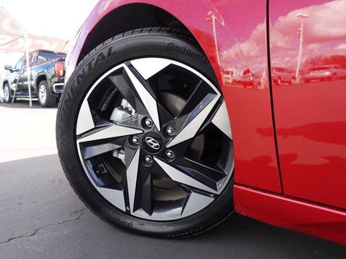 Used 2023 Hyundai Elantra Limited image 10