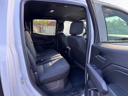 Used 2025 Chevrolet Colorado W/T image 12