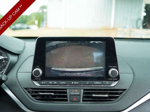 Used 2022 Nissan Altima 2.5 SV FWD image 11