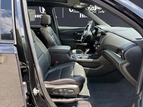Used 2023 Chevrolet Traverse RS AWD/4WD image 15