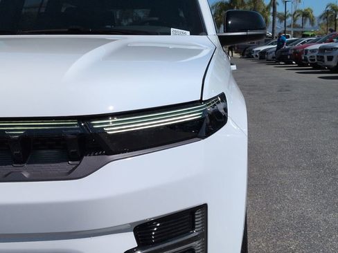 New 2026 Jeep Grand Wagoneer Limited w/ Premium Group II image 10