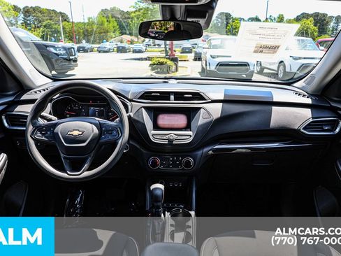 Used 2023 Chevrolet TrailBlazer LT AWD/4WD image 28