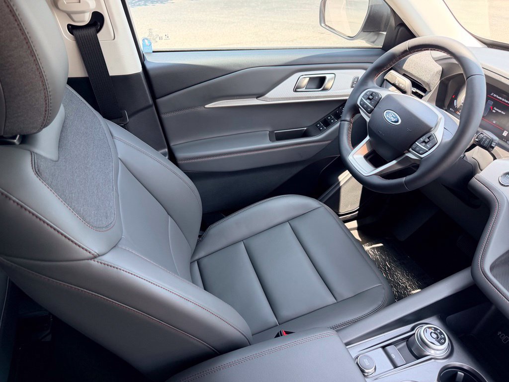 New 2026 Ford Explorer Active w/ Active Comfort Package RWD image 9