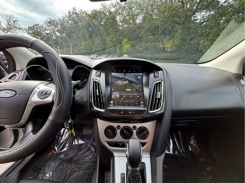 Used 2014 Ford Focus SE image 10