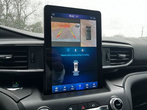 Used 2020 Ford Explorer ST w/ Premium Technology Package image 35