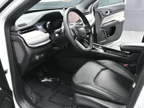 Used 2025 Jeep Compass Limited AWD/4WD image 13
