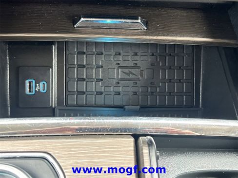 Used 2024 Ford Expedition Limited image 10