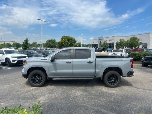 Used 2024 Chevrolet Silverado 1500 Custom Trail Boss w/ LPO, Dark Essentials Package AWD/4WD image 6