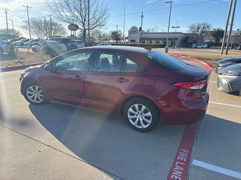 Used 2025 Toyota Corolla LE image 5