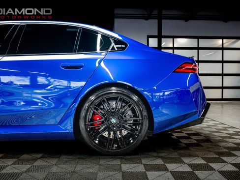 Used 2025 BMW M5 w/ Carbon Package image 14