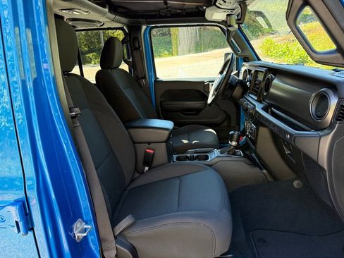 Used 2022 Jeep Wrangler Sport S image 20