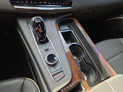 Certified 2023 Cadillac Escalade Premium Luxury AWD/4WD image 22