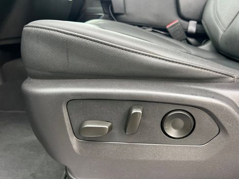 Used 2024 GMC Sierra 1500 SLT image 13