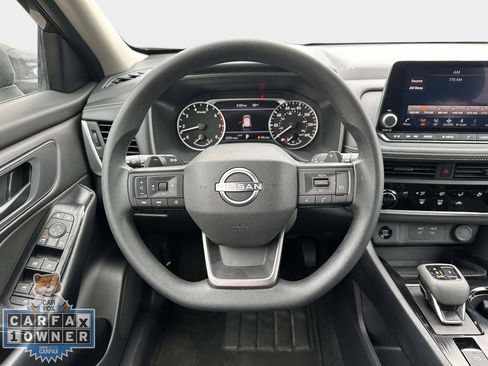 Used 2025 Nissan Rogue S AWD/4WD image 16