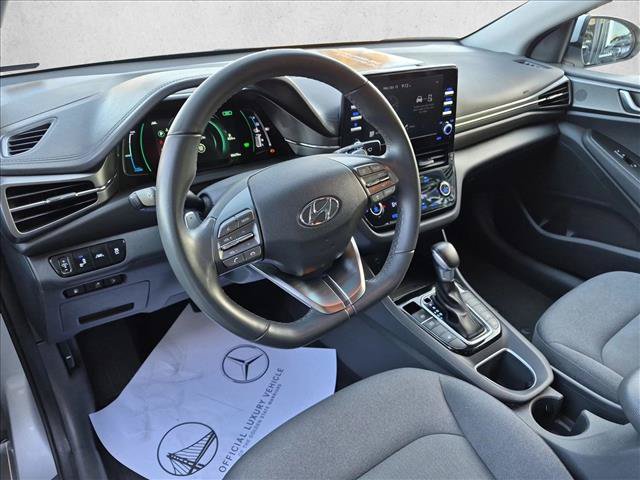 Used 2022 Hyundai Ioniq SEL FWD image 9