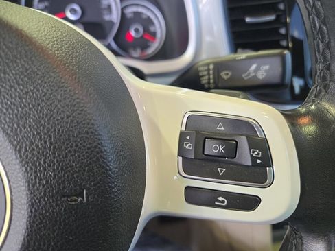 Used 2014 Volkswagen Beetle TDI image 15