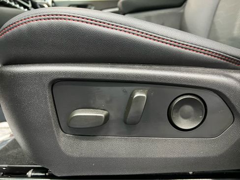 Used 2024 Chevrolet Colorado Z71 w/ Z71 Convenience Package 2 image 7