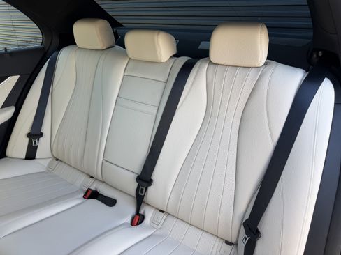 Used 2021 Mercedes-Benz E 350 Sedan image 16