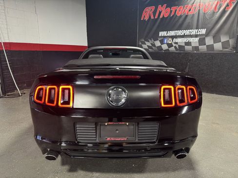 Used 2013 Ford Mustang GT Premium w/ Security Pkg RWD image 4