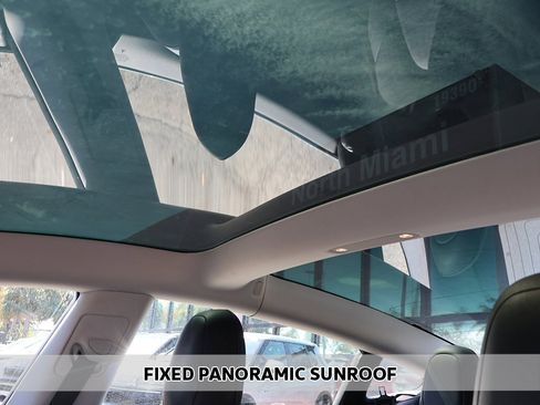 Used 2018 Tesla Model 3 Performance image 4