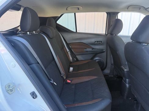 Used 2020 Nissan Kicks SR image 29