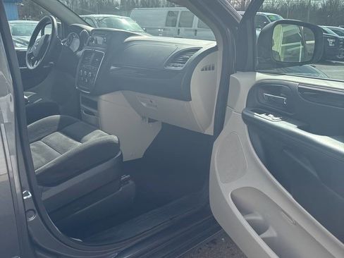 Used 2016 Dodge Grand Caravan SE w/ Quick Order Package 29E SE image 7